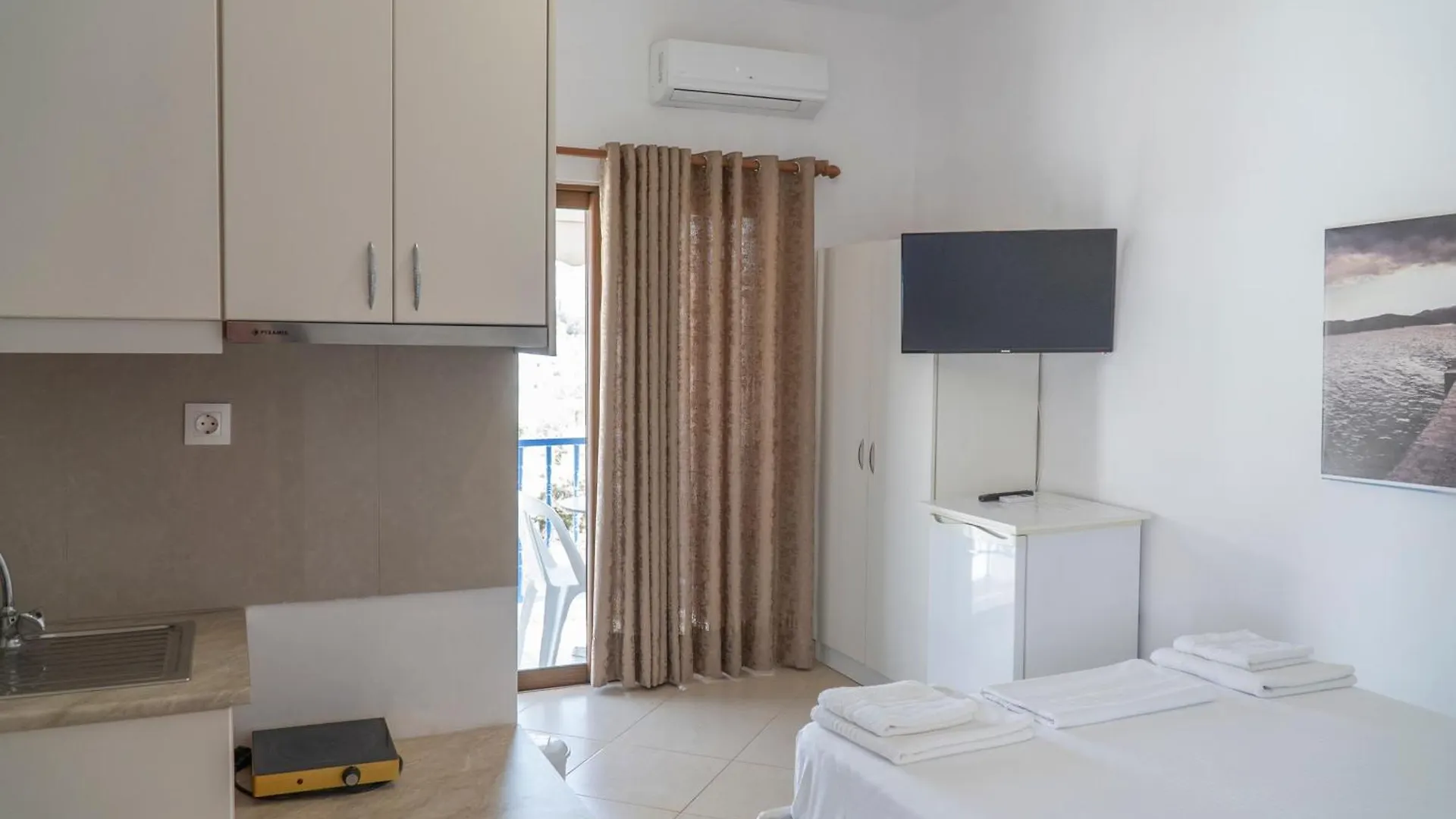 Oleva Studio'S & Apartment Ksamil Hotel apartamentowy
